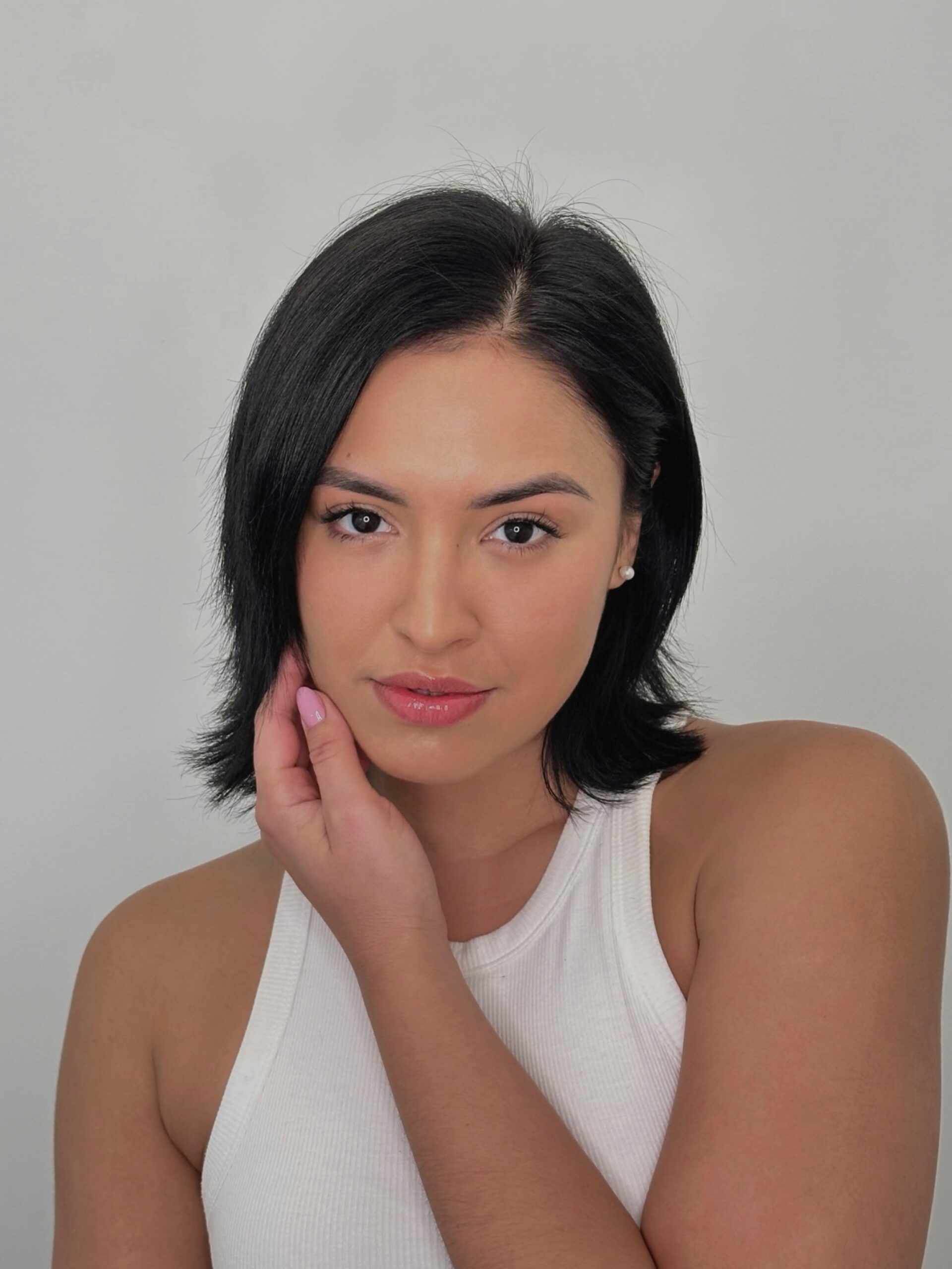 Brow Shaping (Wax & Thread)
